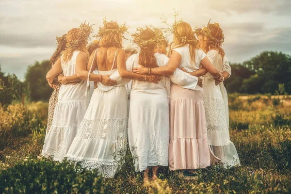 Women Flower Wreath Sunny Meadow Floral Crown Symbol Summer Solstice — Stockfoto