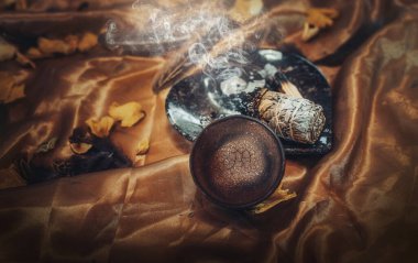 Masada adaçayı demeti, tören alanı.