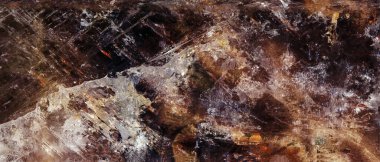 Siyah arkaplanda kristal taşa yakın çekim