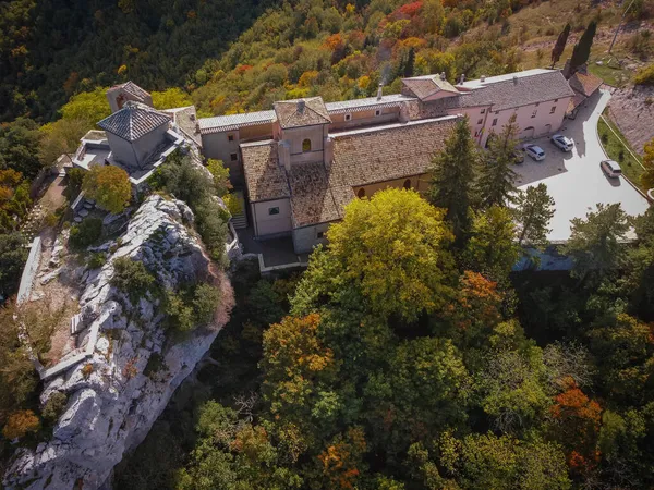 ラツィオ イタリアのメントラの聖母の神社への空中ビュー ドローン — ストック写真