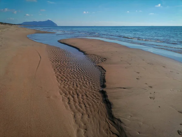 Ebb Stroom Zand Het Strand Sabaudia Italië — Stockfoto