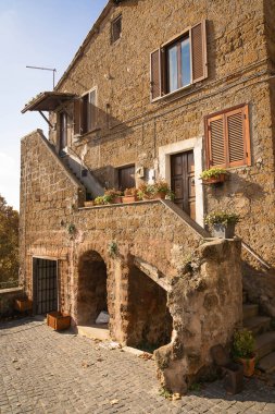 İtalya 'nın Lazio kentindeki Sutri şehrinin ortaçağ sokaklarının görüntüsü