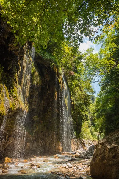 パンタ ギリシャでエウリタニアで Vrexei Krikiliotis 川の滝 — ストック写真