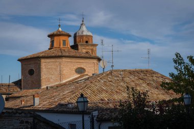İtalya 'da Emilia Romagna' da Borgo Santarcangelo di Romagna sokaklarında şehir manzarası