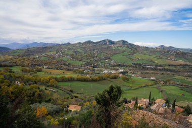 İtalya 'daki Emilia Romagna dağlarında sonbahar manzarası