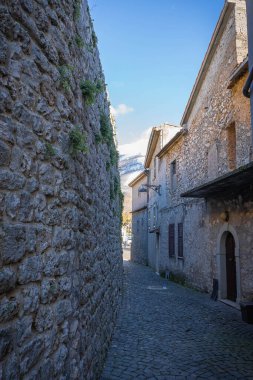 İtalya 'nın Fronzinone bölgesindeki Borgo Vico nel Lazio şehrinin güzel manzarası