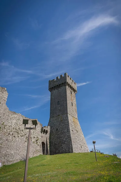 Ερείπια Του Μεσαιωνικού Κάστρου Στο Radicofani Της Τοσκάνης Στην Ιταλία — Φωτογραφία Αρχείου
