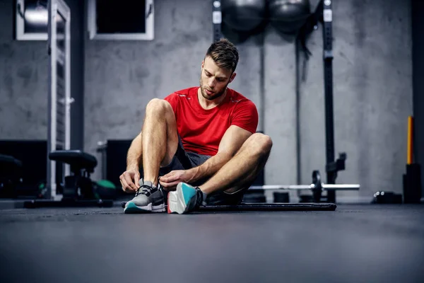 Tüm Vücut Için Güçlü Işlevsel Eğitim Hazırlığı Egzersizler Arasında Duraklat — Stok fotoğraf