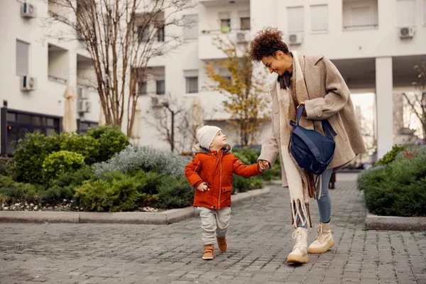 Caregiver Taking Kindergarten Boy Kindergarten Caregiver Carries Little Backpack Takes — стоковое фото