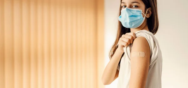 Inoculation Vaccination Disease Prevention Young Girl Face Mask Showing Her — Stock Photo, Image