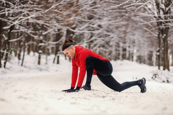 Fit Sportsman Doing Yoga Exercises Snow Forest Winter Outdoor Yoga — Stock Photo, Image