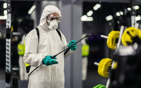 Bleiben Sie Gesund Warnung Für Covid Ein Männlicher Fachmann Schutzuniform — Stockfoto