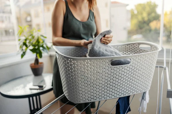 Wicker Grey Laundry Basket Wire Clothesline Focus Woman Casual Clothes — Stock Photo, Image