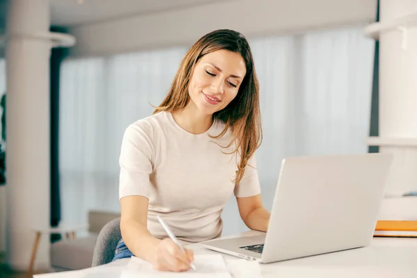 Happy Woman Her Home Working Laptop Writing Paperwork — Stock Photo, Image