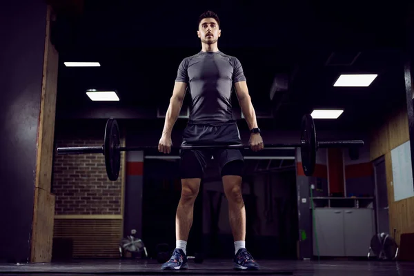 Homem Forte Muscular Levantando Barbell Exercitar Ginásio — Fotografia de Stock