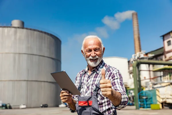 Successful Business Heavy Industry Happy Senior Worker Standing Sugar Refinery — Stock Photo, Image