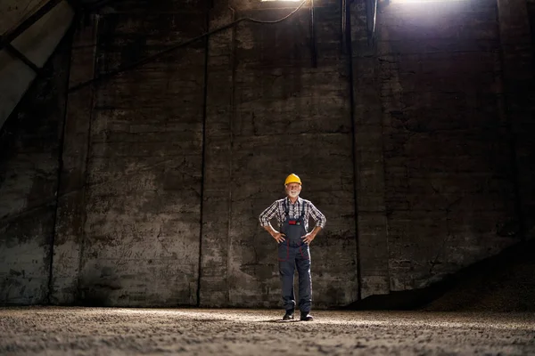 Sugar Refinery Food Industry Senior Worker Helmet His Head Standing — Stock Photo, Image