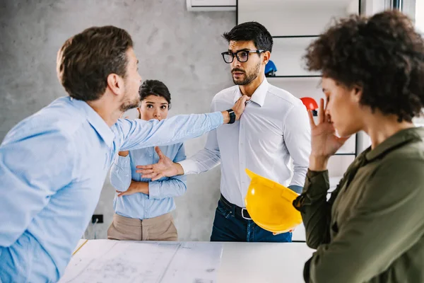 Disputa Los Empresarios Cargo Jefe Enojado Comienza Una Pelea Con — Foto de Stock