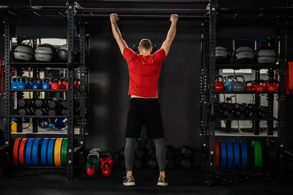 Har Bra Stretching Efter Hård Träning Stilig Man Sportkläder Stretcha — Stockfoto