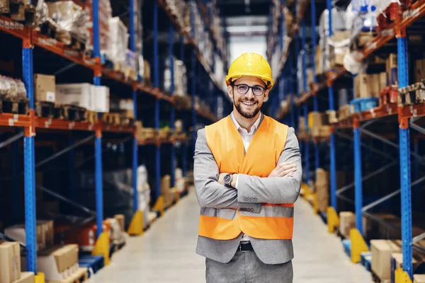 Retrato Del Dueño Almacén Sonriente Mirando Con Orgullo Cámara — Foto de Stock