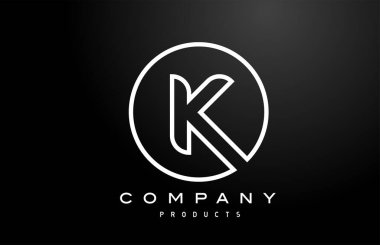 Siyah renkli K beyaz alfabe harfi simgesi. İş ve şirket için yaratıcı tasarım
