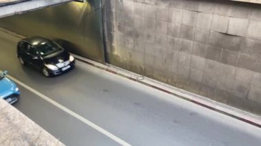 Bükreş, Romanya - 3 Ekim 2021 - Bükreş 'in harika kentinde 4K seyahat videosu