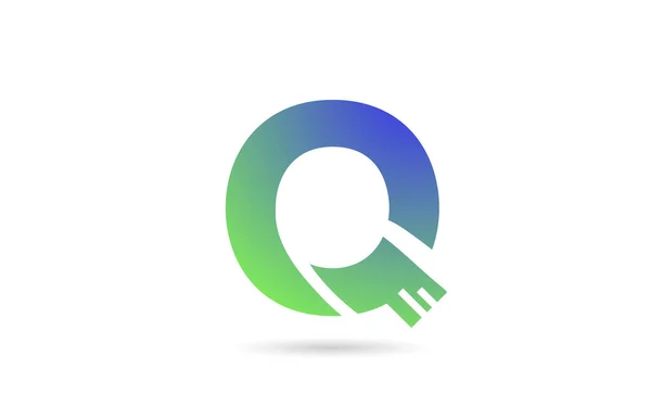Q緑のアルファベットの文字のロゴアイコン ビジネスや企業のための創造的なデザイン — ストックベクタ