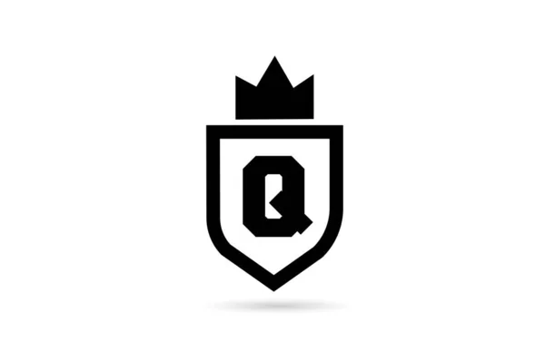 黑色和白色Q字母表标志图标与盾牌和王冠设计 商业和公司的创意模板 — 图库矢量图片