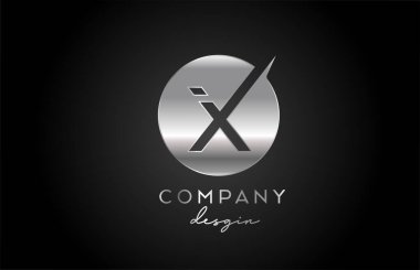 Çember dizaynlı X gümüş gri alfabe harfi simgesi. İş için metal yaratıcı şablon