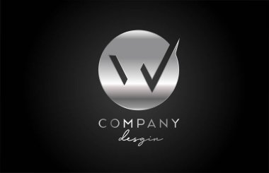 Çember dizaynlı W gümüş gri alfabe harfi simgesi. İş için metal yaratıcı şablon