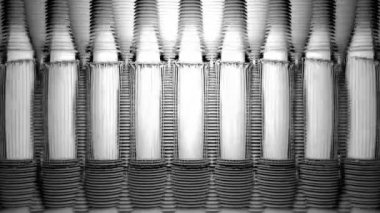 Soyut şekiller dijital görsel animasyonu şekillendirir. Başlıklarda, sunumlarda veya VJ kullanımında kullanmak için ideal döngüsüz renksiz geometrik patlayıcı etkisi görüntüsü. 