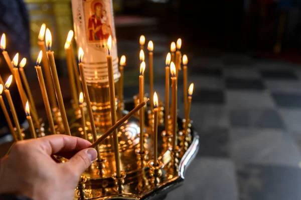 Bougies Dans Cathédrale Orthodoxe Russe Avec Des Icônes Sur Fond — Photo