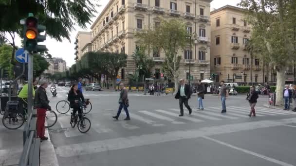 팔레르모 2018 이탈리아 팔레르모의 거리의 이탈리아의 도시의 신호등 교차로 — 비디오