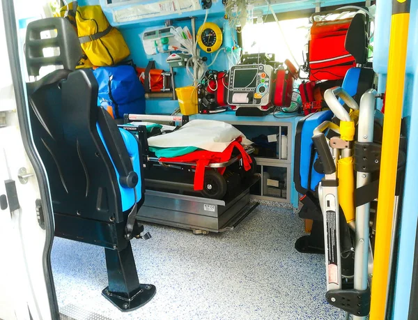 Acil Durum Ekipmanları Cihazları Ambulans Içsel Ayrıntıları — Stok fotoğraf