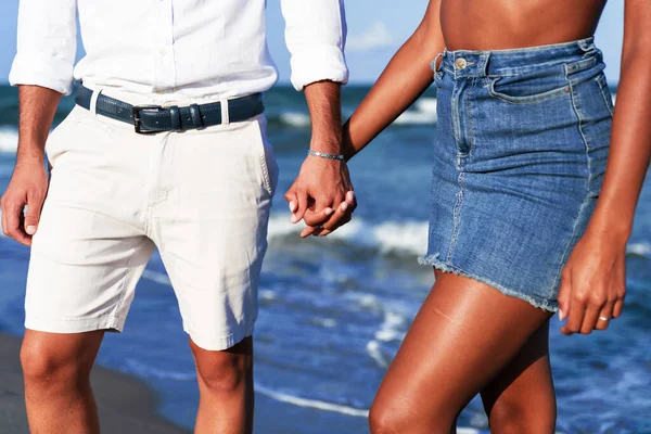 Romantic Young Multiracial Couple Holding Hand Hand Beach Closeup Couple — Stock Photo, Image