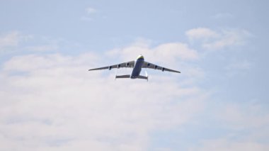 Dünyanın en büyük kargo uçaklarından biri Kyiv Ukrayna 'da görüldü.