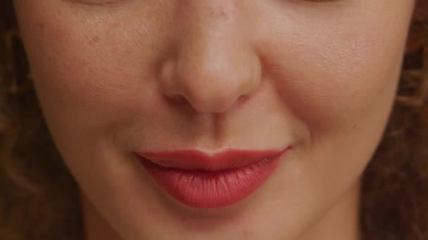 Woman Lips Mouth Motion Red Lipstick Indoors — Αρχείο Βίντεο