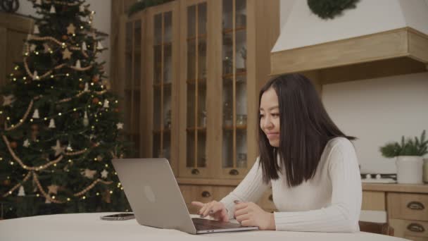 Asian Woman Greeting Gesture Video Call Conference Her Laptop Computer — 비디오