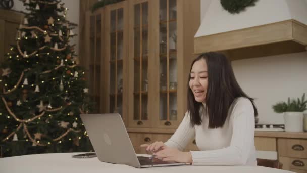 Asian Woman Greeting Gesture Video Call Conference Her Laptop Computer — 图库视频影像