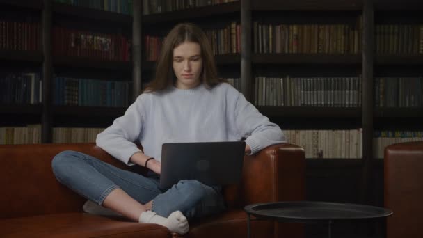 Young Adult Caucasian Woman Receiving Shocking Bad News Her Laptop — Stock Video