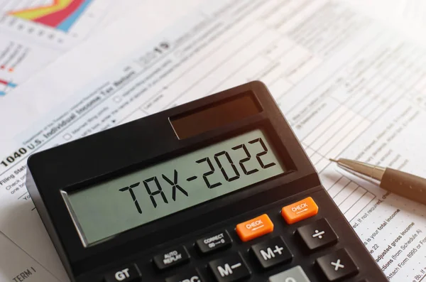 Début Impôt 2022 Avec Une Calculatrice Qui Calcule Revenu Dans — Photo