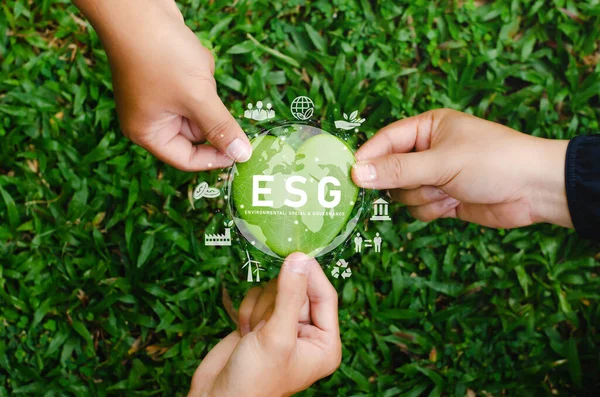 Global Esg Icon Concept Teamwork Contribute Saving Environment Heart Shape — Stock Photo, Image