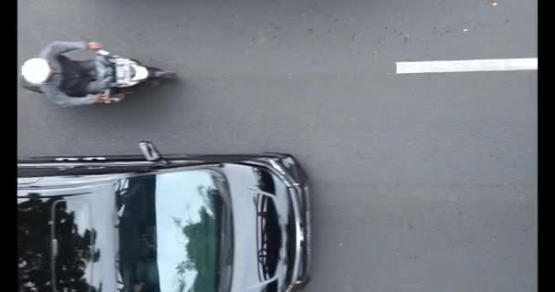 上から見たインドネシア バンドンの交通渋滞の映像 — ストック動画