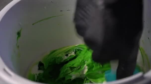 Corante Verde Adicionado Queijo Creme Misturado Acontece Que Creme Verde — Vídeo de Stock
