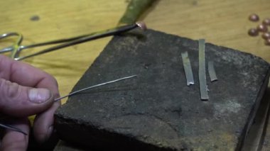 Okuyucu. Elektro kaplama. Metalle çalış