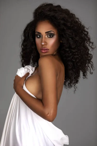 Portrait Beautiful Young Latin Woman Long Bouncy Curly Hair Beautiful — Fotografia de Stock