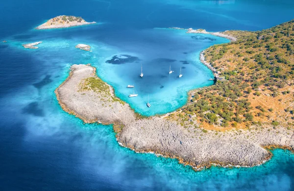 Luchtfoto Van Prachtige Baai Jachten Boten Bij Zonsondergang Zomer Akvaryum — Stockfoto