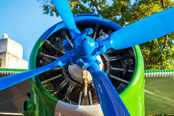 Pervane. Uçak motoru yakın plan.