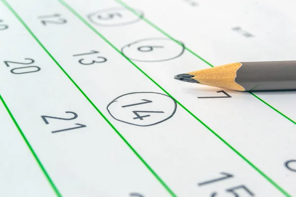 Vista Perspectiva Una Hoja Calendario Con Fechas Marcadas Planear Una — Foto de Stock