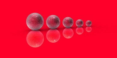 Kırmızı arka planda farklı boyutlarda beş metal top. Bir şeyin büyümesi. İlerleme var. Yansıma. Yatay görüntü. 3 boyutlu görüntü. 3B görüntüleme.